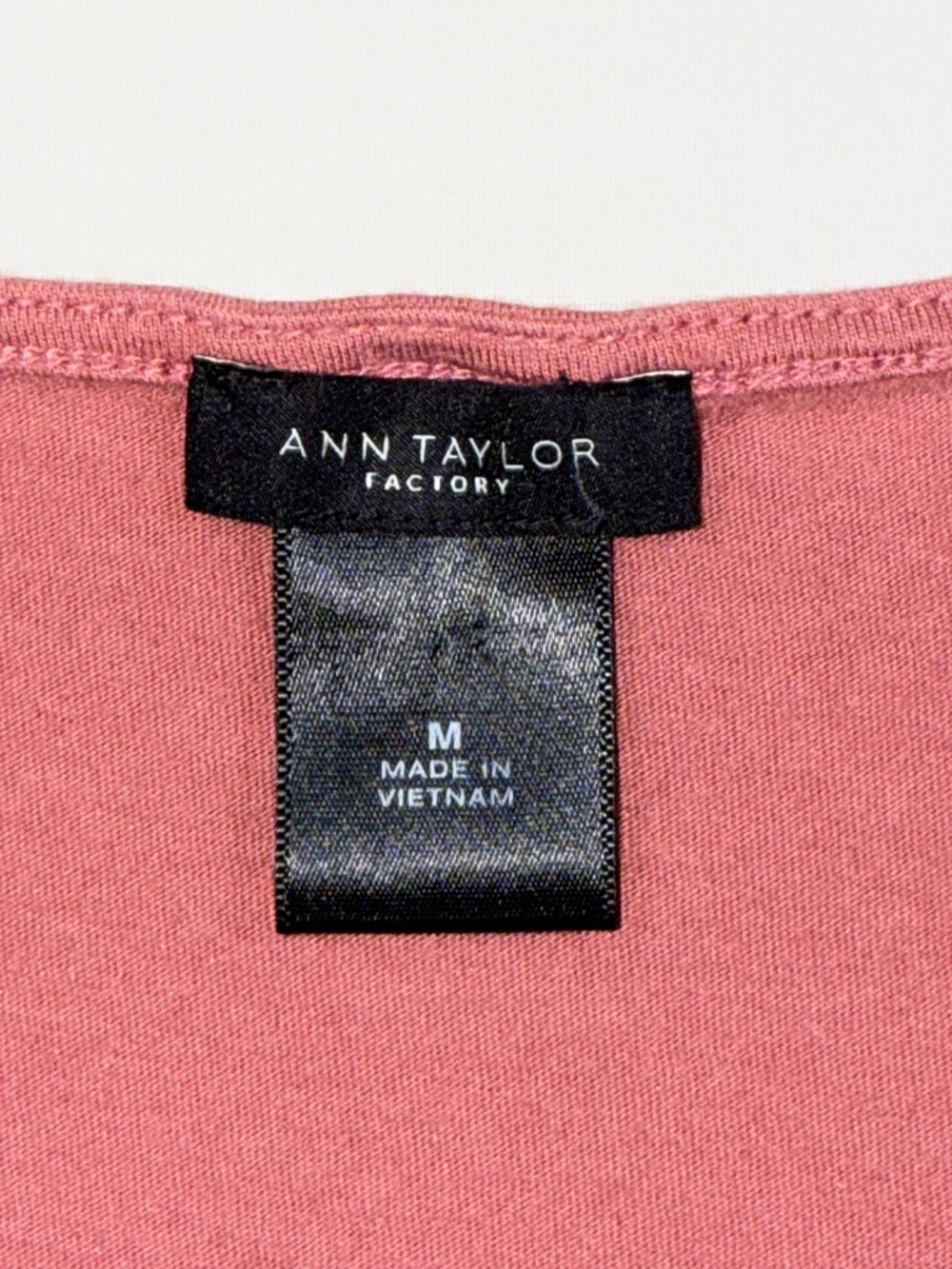 Ann Taylor Factory Mauve Pink Lace Front Long Sleeve Knit Top Size M - Picture 2 of 3
